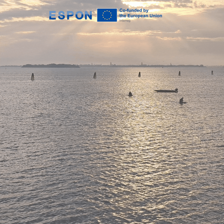 laguna di venezia con scritta e logo